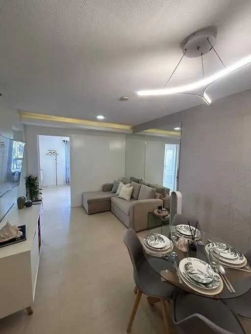Modern Oasis: Pool + Netflix Apartment Manila 0*,